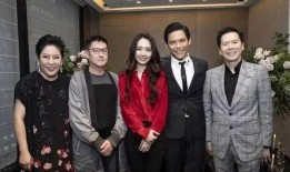 最新爆料向佐,神秘美女引热议，豪门生活再掀波澜